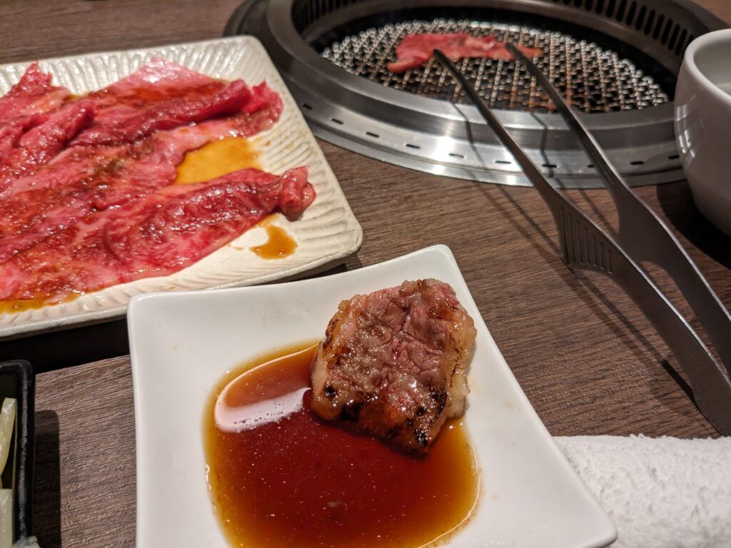 焼けたお肉