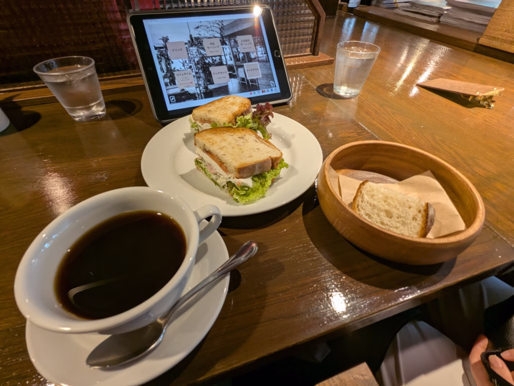 TAJIMA COFFEEサーモンとクリームチーズのサンドランチ