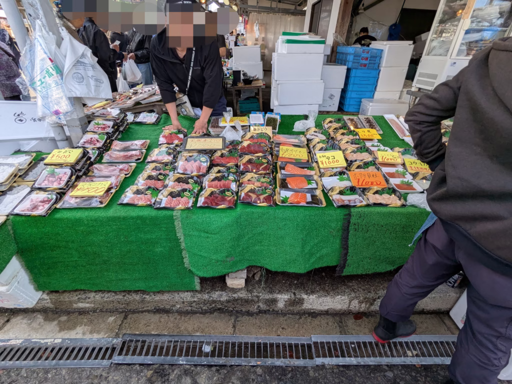 田尻漁港朝市の魚屋1