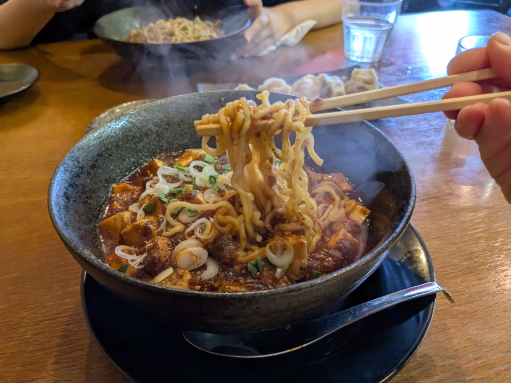 申手延麺_麻婆麺箸あげ